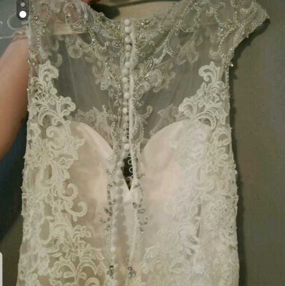 Beautiful Wedding Dress - Picture 4 of 4